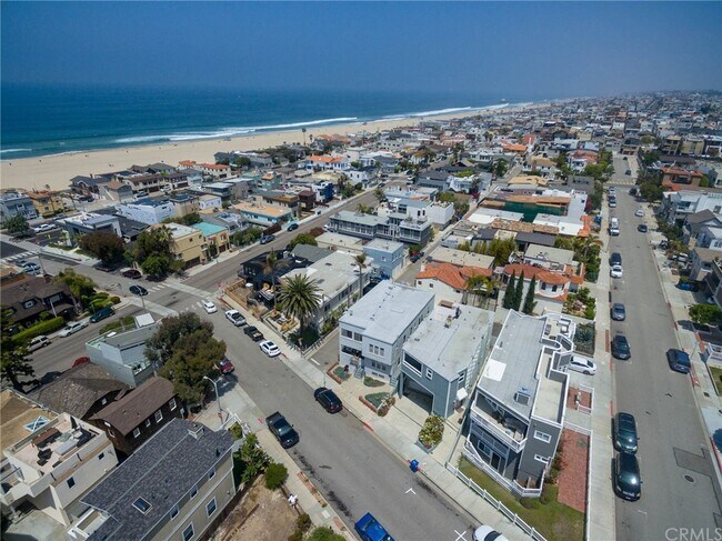 Building Photo - 223 24th St