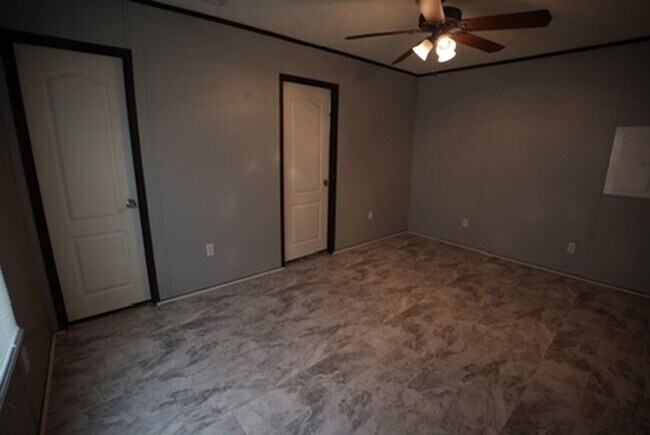 Building Photo - Spacious 2020 Clayton Home Awaits You just 1 mile to JSU!