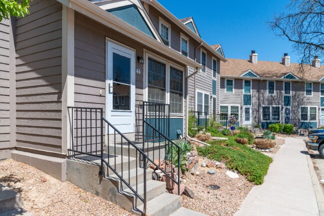 Building Photo - 11590 Community Center Dr