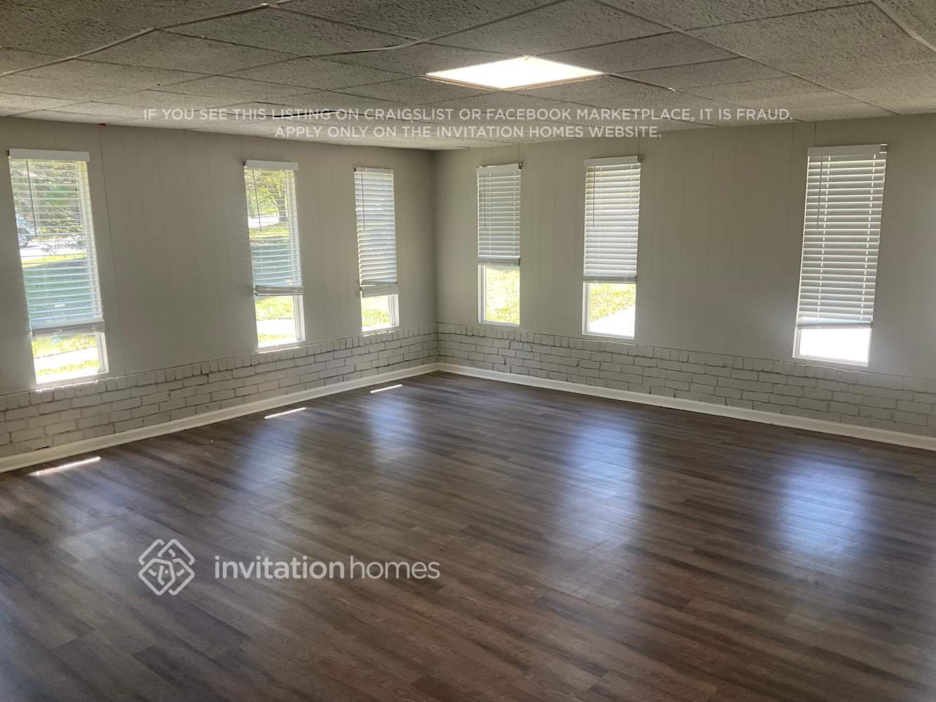 Building Photo - 2630 Farmington Dr SW