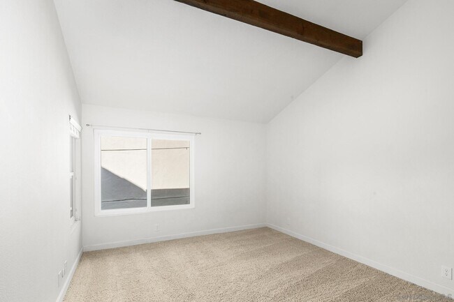 Building Photo - 714 G Ave