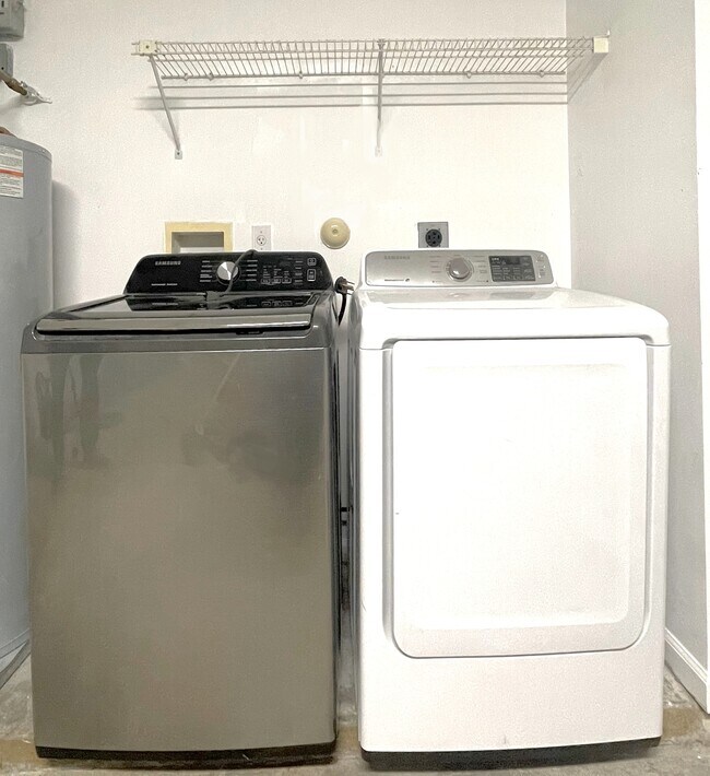 Building Photo - 1713 Carriage Brooke Dr