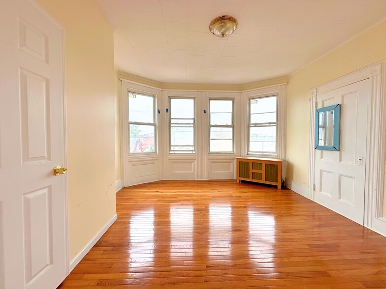 Bedroom 3 - 184 Knickerbocker Ave