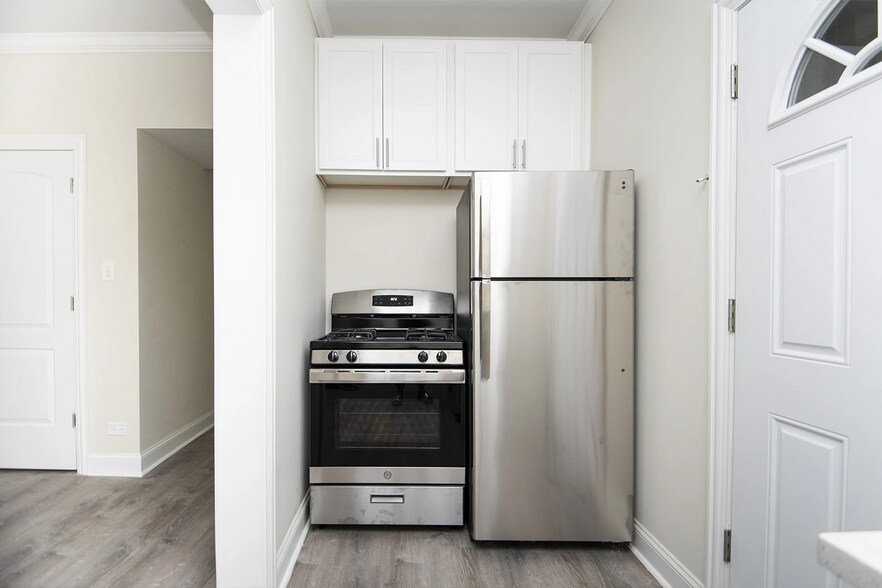 Building Photo - 329 Kedzie St