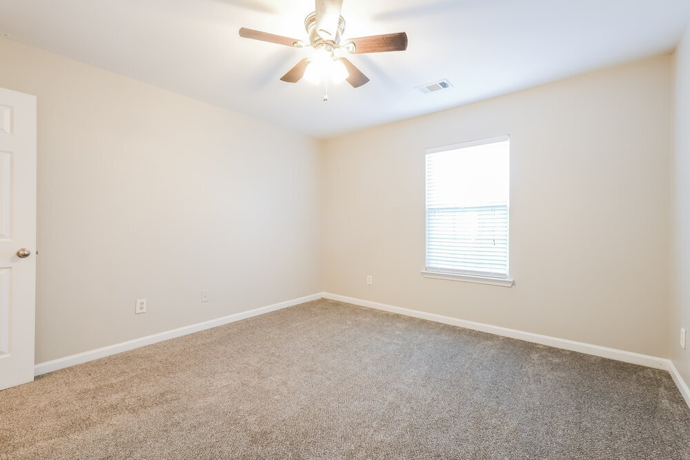 Building Photo - 2770 Mayfair Dr