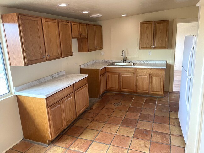 Building Photo - 7268 E Eastview Dr