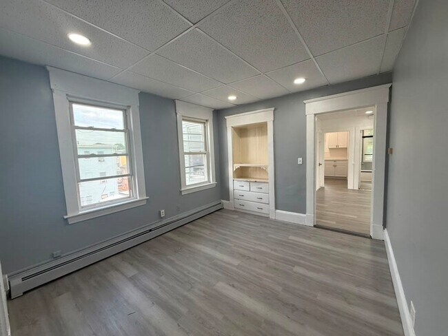 Building Photo - 153 Bailey St
