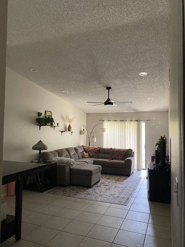 Building Photo - 1310 Powderpuff Dr