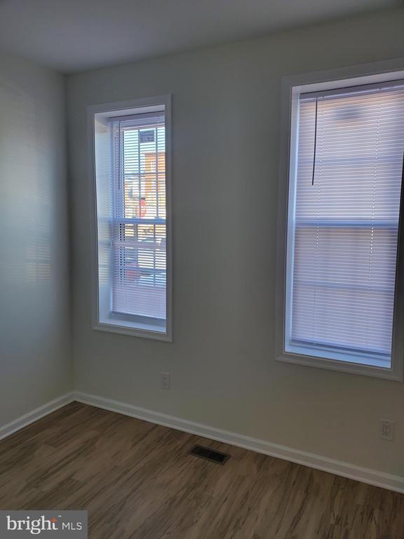 Building Photo - 604 E Indiana Ave