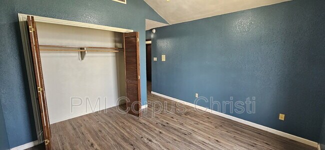 Building Photo - 6106 Angus Dr