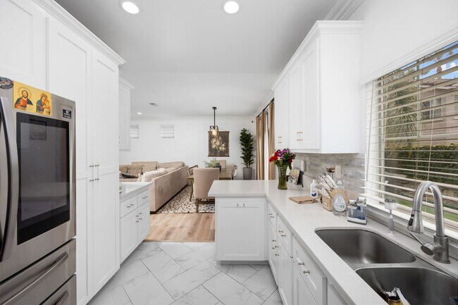 Building Photo - Beautiful 4-Bedroom Home in Chino – Ready for Move-In!