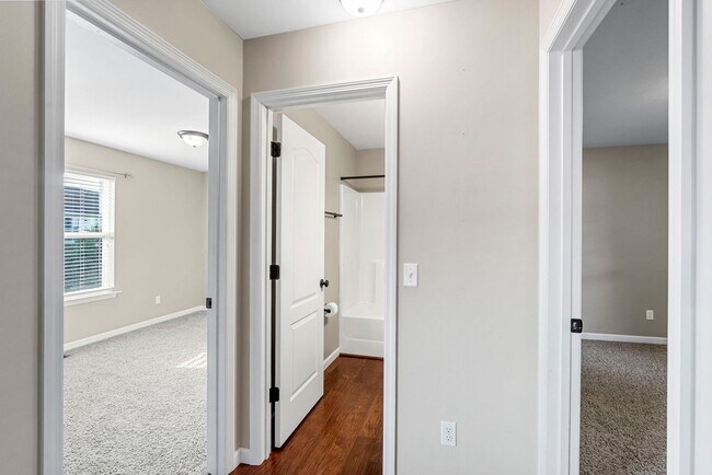 Building Photo - Spacious 3-Bed, 3-Bath Home in Wentzville