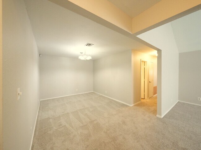 Building Photo - 6327 S 90th E Ave