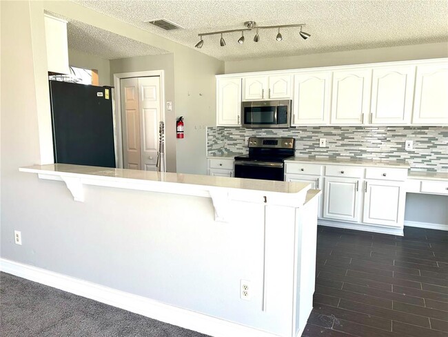 Building Photo - 409 Lytton Cir