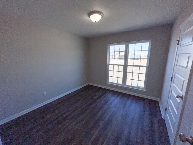 Building Photo - 354 S Bridgeport Dr