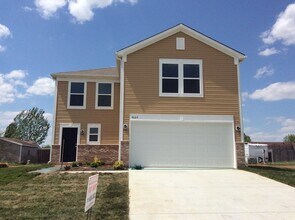 Building Photo - Columbus IN - 3 br with loft