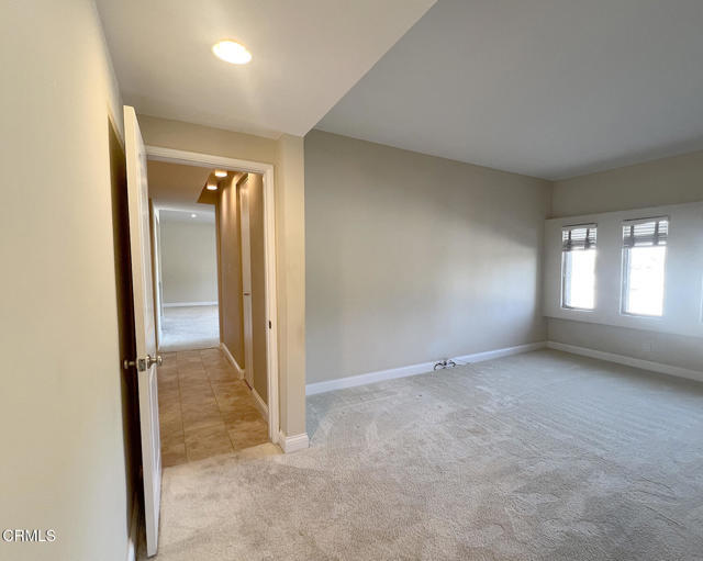 Building Photo - 960 San Pasqual St