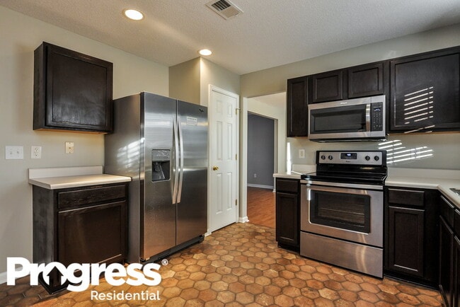 Building Photo - 504 Woodchase Green Dr