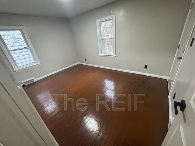 Building Photo - 9365 Birwood St