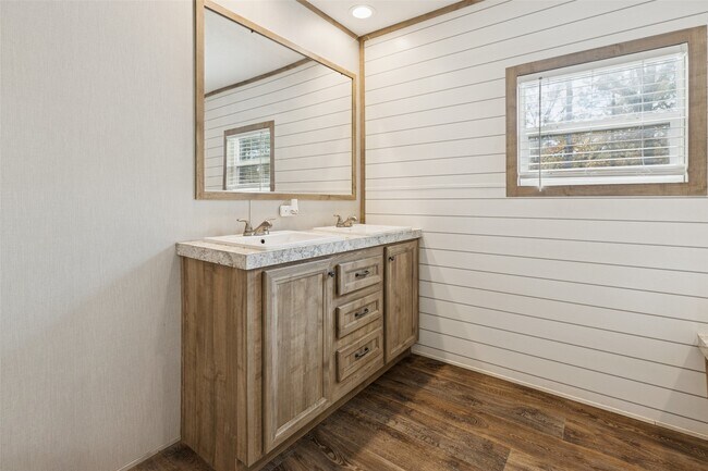 Building Photo - 146 Marina Dr