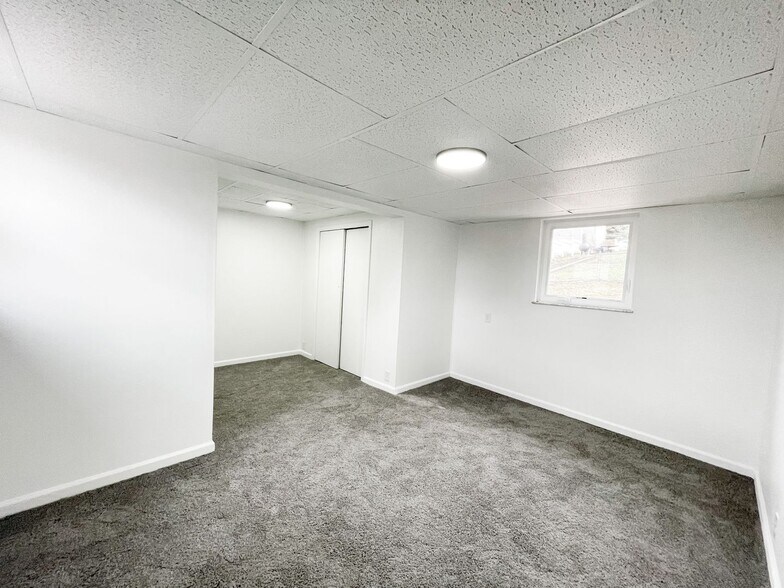 Building Photo - 418 Parkwood Rd