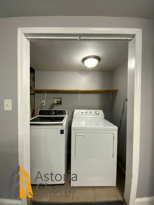 Building Photo - 3 Bedroom Home with Den and Fenced Yard in Quiet Neighborhood