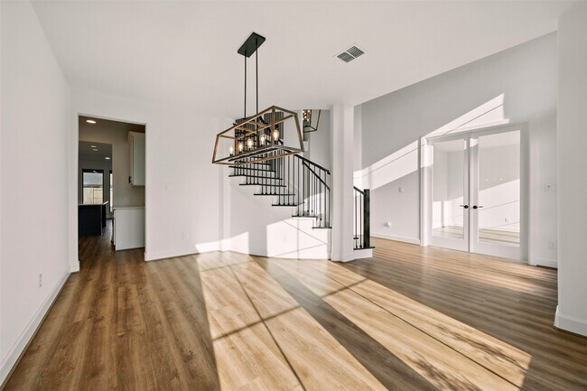 Building Photo - 29610 Twisted Tree Trl