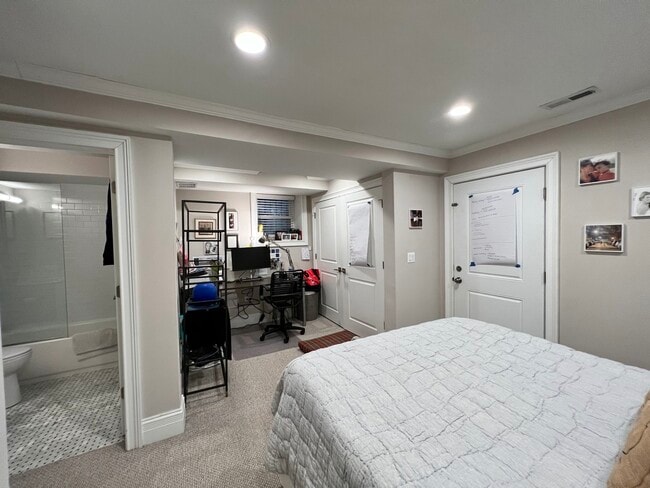 Building Photo - 3616 N Bosworth Ave