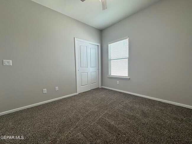 Building Photo - 13852 Paseo Alegre Ave