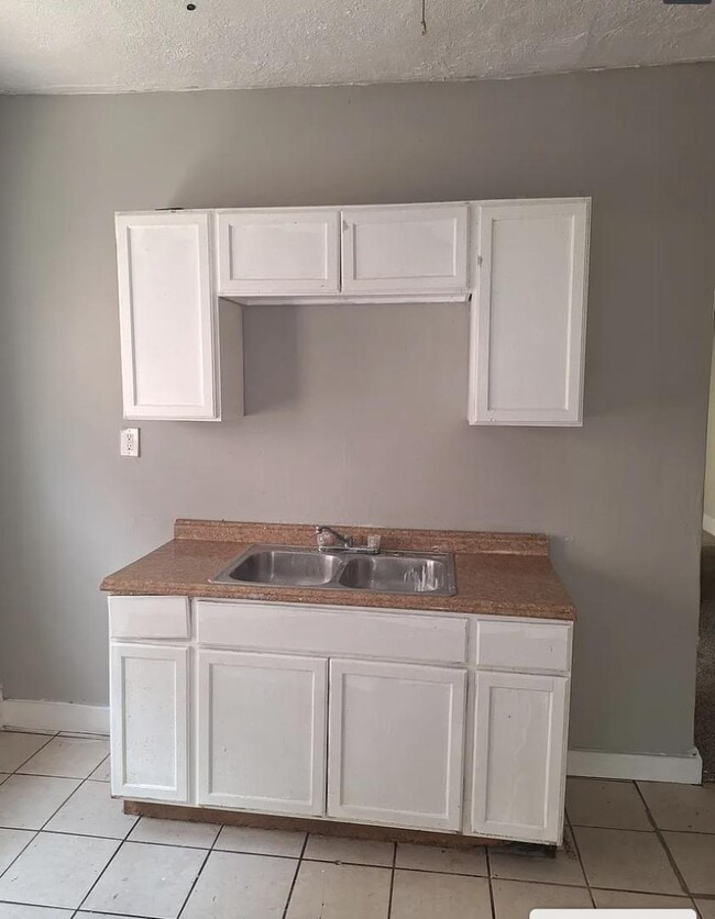 Building Photo - 3438 E 140th St