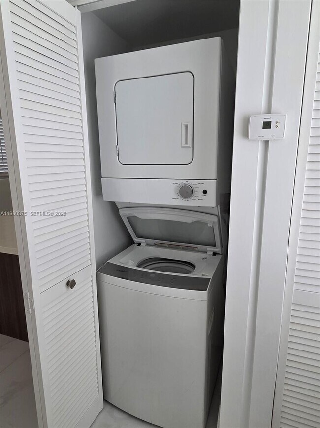 Building Photo - 1646 NW 1st Pl