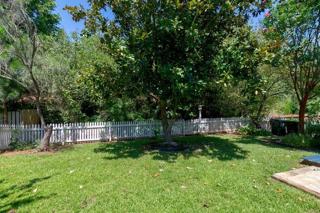 Building Photo - 412 Cline Falls Dr