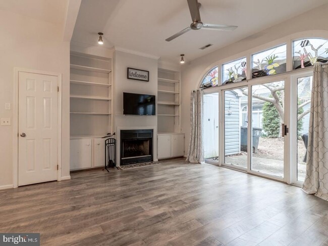 Building Photo - 28 Henlopen Gardens