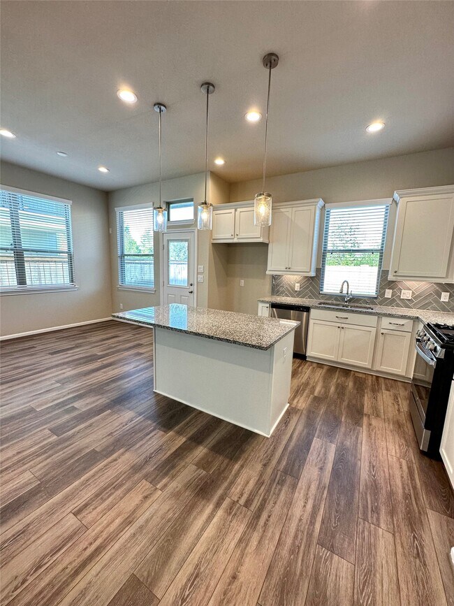 Building Photo - 16215 Northern Cardinal Ln