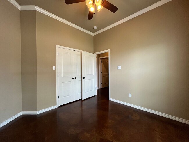 Building Photo - Single Family Homes for Lease in Surrey Vi...