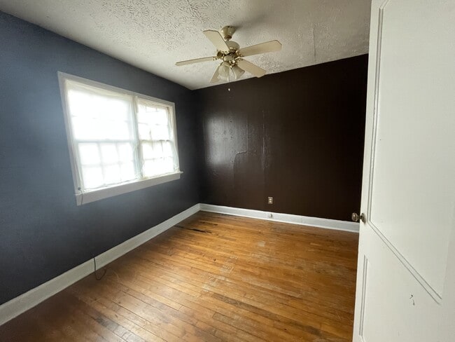 Building Photo - 268 Crescent Ln