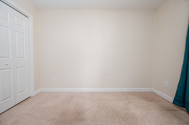 Building Photo - 118 Monterey Cir