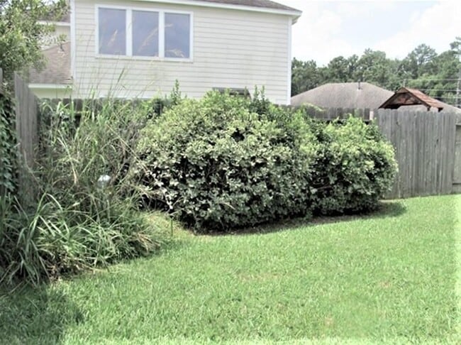 Building Photo - 9150 Sunlit Park Dr