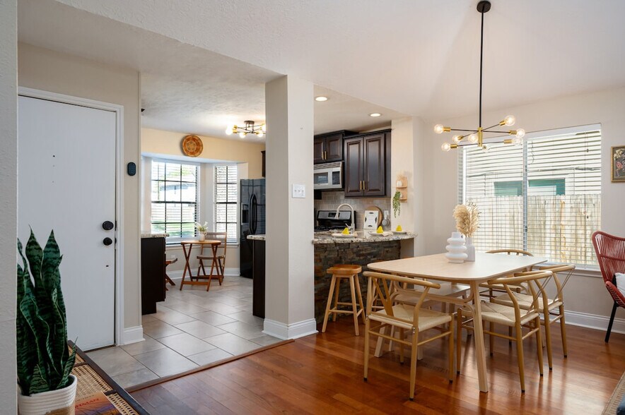 Building Photo - 20231 Linden Tree Dr