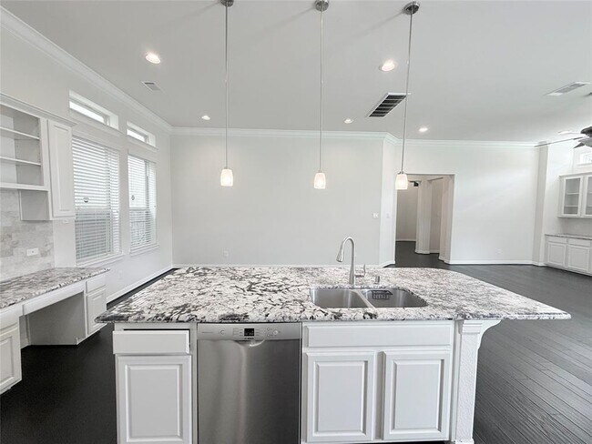 Building Photo - 13216 Green Hills Dr