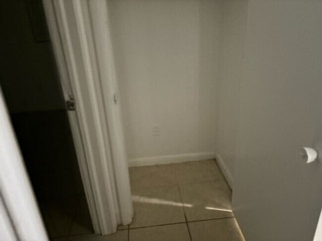 Building Photo - 8718 Ednam Pl