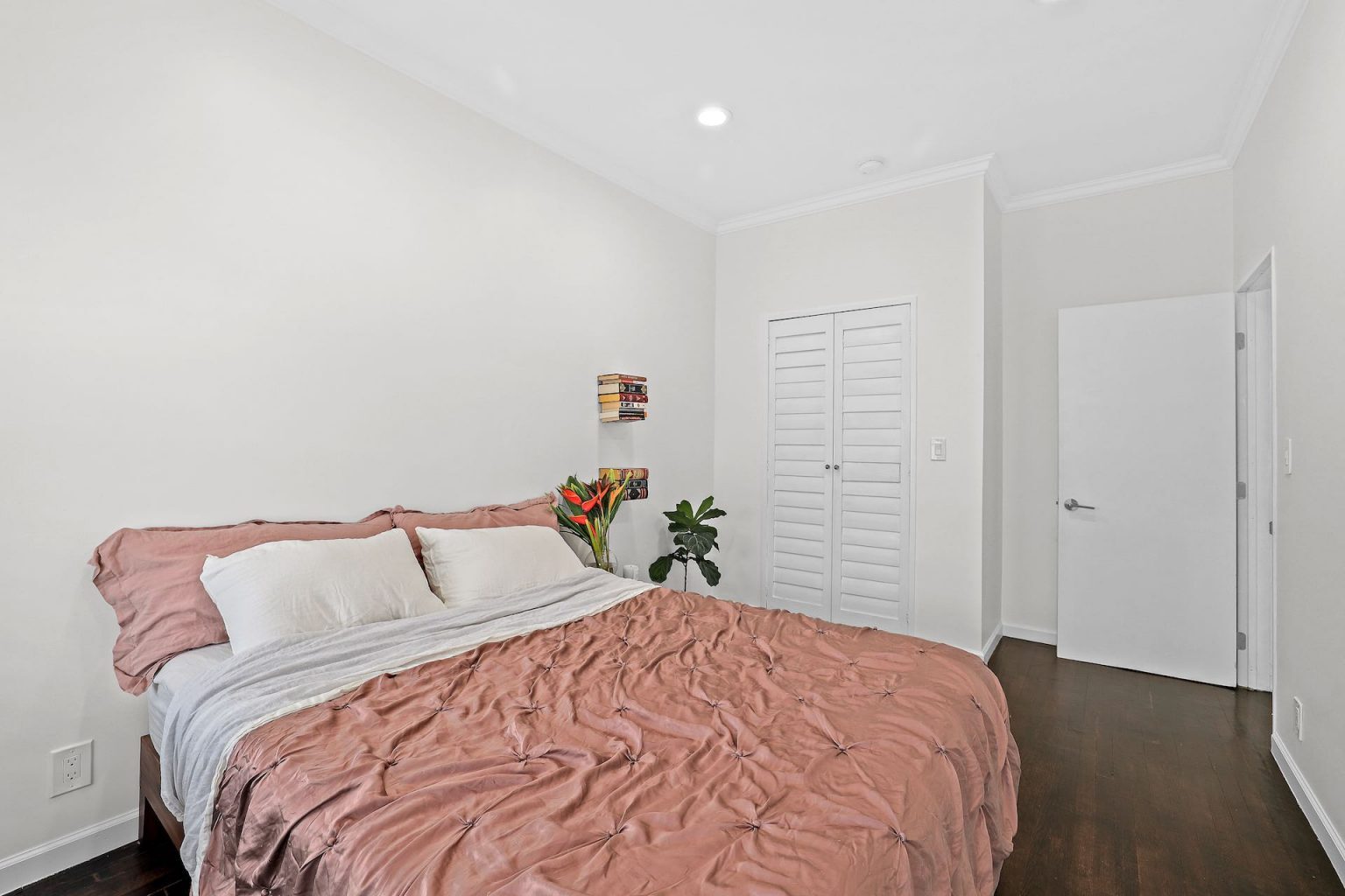 Building Photo - 249 Columbia Pl