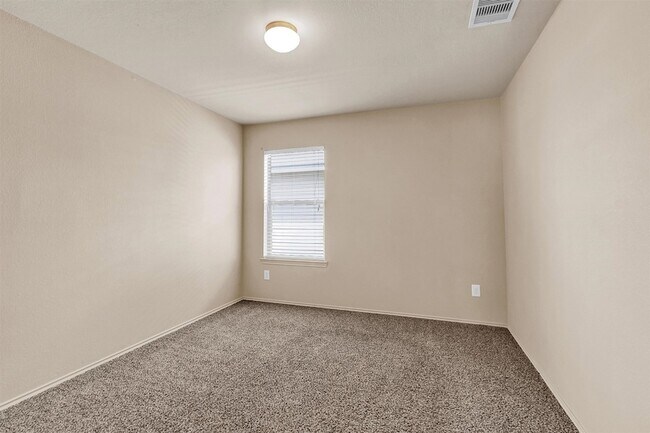 Building Photo - 2119 Treasure Mountain Dr