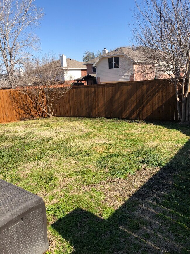 New fence 2025 - 2852 Clear Creek Dr