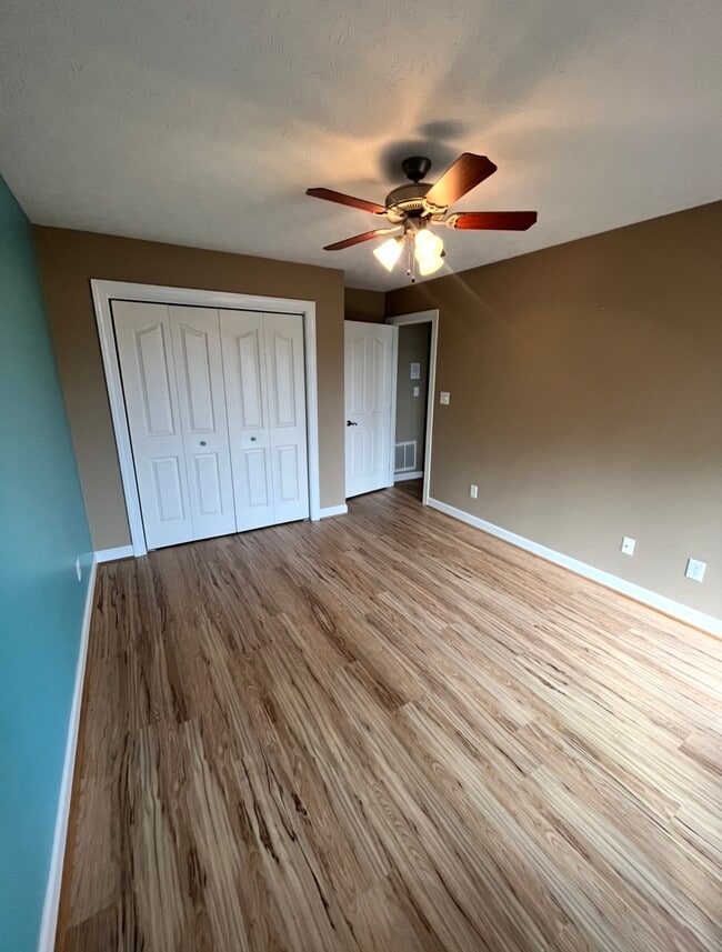 Building Photo - 367 Mainsail Dr