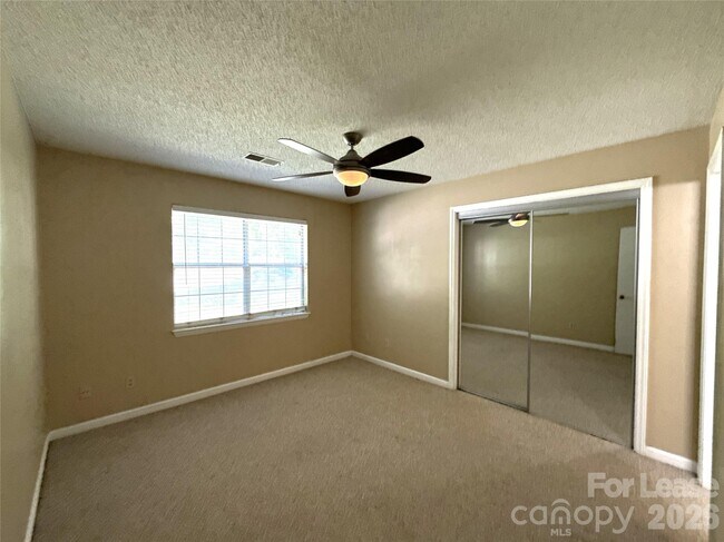 Building Photo - 1021 Churchill Downs Ct