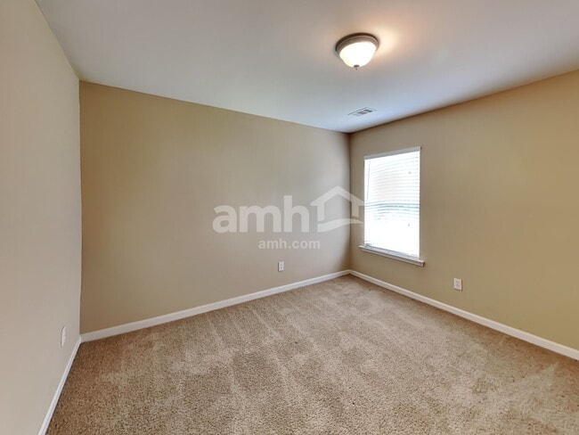 Building Photo - 330 Branch Valley Dr