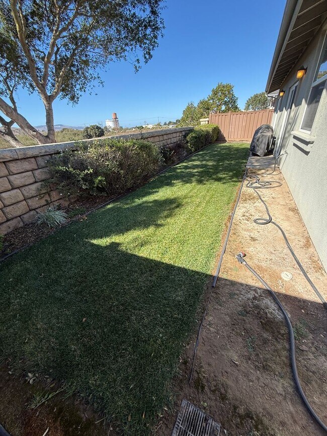 Building Photo - Newer Single Story Home in The Stone Gate ...