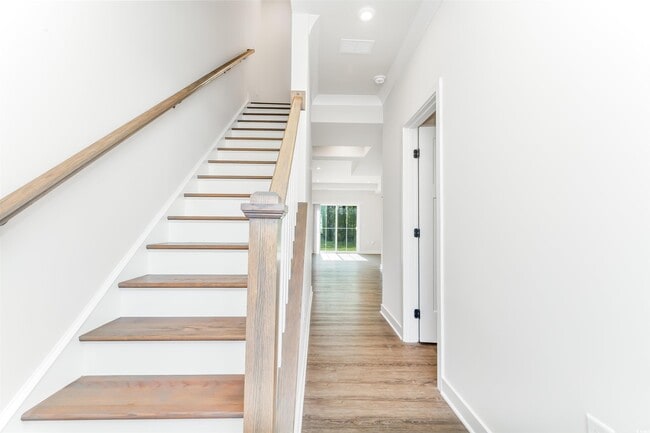 Building Photo - 303 Golan Cir