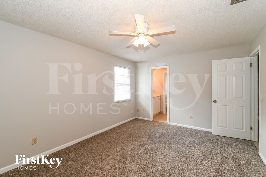 Building Photo - 8102 Birds Foot Ln